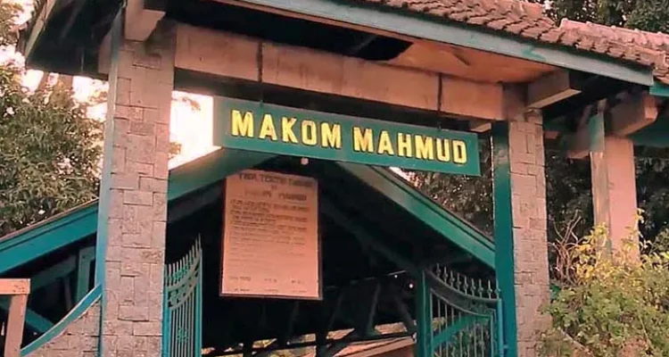 panduan ziarah makam karomah mahmud, makam karomah mahmud, kampung adat mahmud, ziarah bandung, makam eyang dalem mahmud, syekh abdul manaf, wisata religi bandung, makam keramat bandung, karomah sekepal tanah, ziarah margaasih, makom mahmud, wisata religi jawa barat, haul mahmud, ziarah islami, tempat ziarah bandung