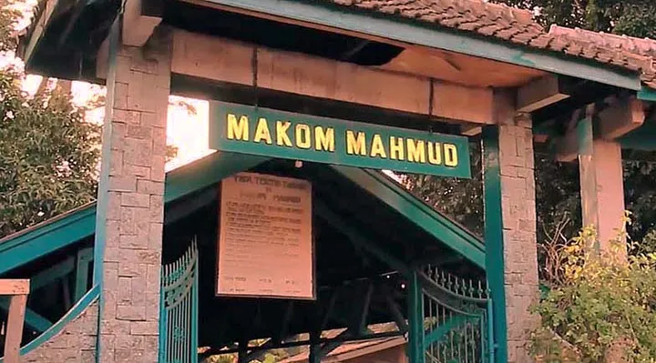 panduan ziarah makam karomah mahmud, makam karomah mahmud, kampung adat mahmud, ziarah bandung, makam eyang dalem mahmud, syekh abdul manaf, wisata religi bandung, makam keramat bandung, karomah sekepal tanah, ziarah margaasih, makom mahmud, wisata religi jawa barat, haul mahmud, ziarah islami, tempat ziarah bandung
