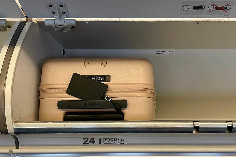 Panduan bagasi pesawat terbaru lengkap: aturan berat, ukuran kabin & bagasi terdaftar, serta tips hemat untuk perjalanan tanpa ribet.