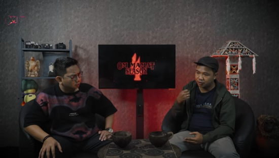 Pengalaman nyata jurnalis Kalimantan yang diteror sosok kuyang sejak menulis buku, hingga gangguan beralih ke istrinya yang tengah hamil.