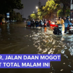 Banjir setinggi 60 cm menggenangi Daan Mogot Jakarta Barat. TransJakarta perpendek rute dan lalu lintas tersendat sejak pagi. Banjir setinggi 60 cm menggenangi Daan Mogot Jakarta Barat. TransJakarta perpendek rute dan lalu lintas tersendat sejak pagi.