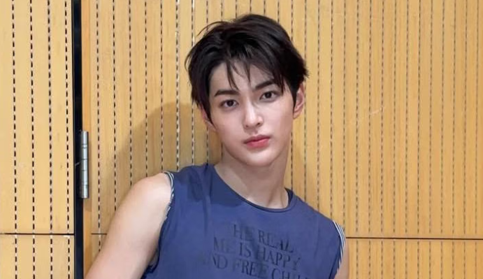 Biodata lengkap Keonho CORTIS: maknae boy group BigHit Music yang mencuri perhatian netizen dengan visual kuat, bakat kreatif, dan kontribusi produksi musik.