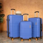 Panduan ukuran koper sesuai kebutuhan perjalanan agar packing lebih efisien, nyaman, dan sesuai aturan maskapai.