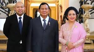 Deskripsi gambar: Prabowo Subianto dan Titiek Soeharto saat menghadiri acara publik sebelum perceraian mereka, menampilkan suasana formal dan profesional.